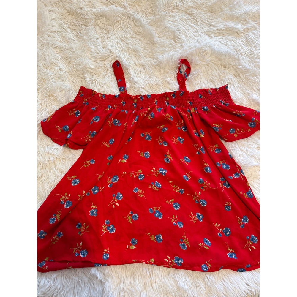 Sienna Sky Red Floral Cold Shoulder Smocked Blouse Top Womens Medium
